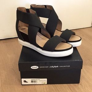 Dr Scholl’s Sheena Black Sandal in size 11